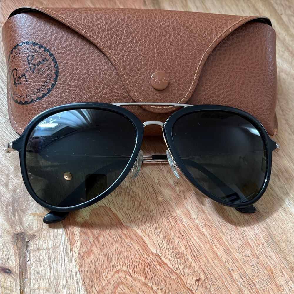 Ray-Ban Black Aviator Sunglasses